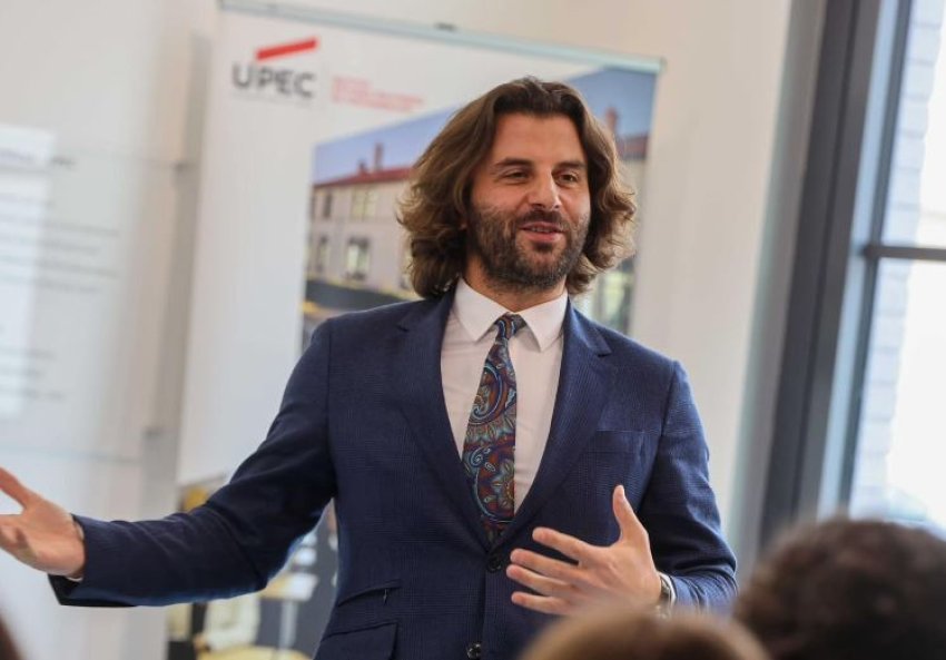 Kraki për vrasjen e trefishtë në Gjilan: Prokurorët e gjqytarët i kemi pjesë të bandave kriminale 3 kraki per vrasjen e trefishte ne gjilan prokuroret e gjqytaret i kemi pjese te bandave kriminale 6898d95ef16bc