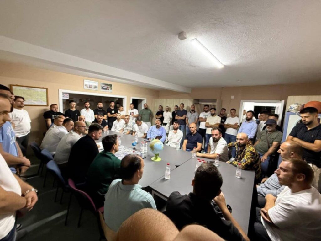 Krushopeku masovokisht në mbështetje të Muhamed Elmazit 2 krushopeku masovokisht ne mbeshtetje te muhamed elmazit 68ab5b71a1478