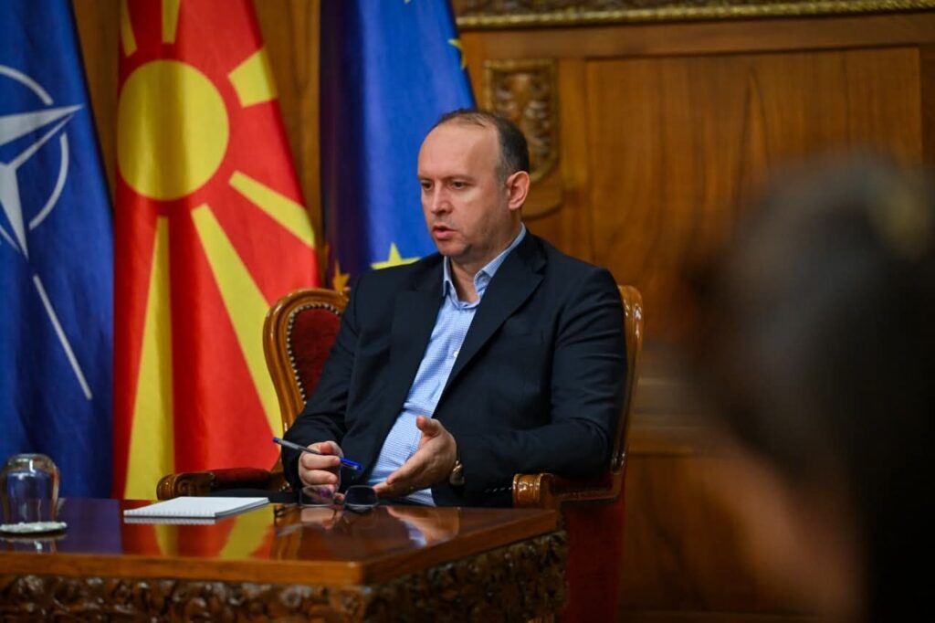 Kryparlamentari Gashi i propozon partive nëshkrimin e një Deklarate për zgjedhje fer dhe demokratike 5 kryparlamentari gashi i propozon partive neshkrimin e nje deklarate per zgjedhje fer dhe demokratike 68ac90d4872fb