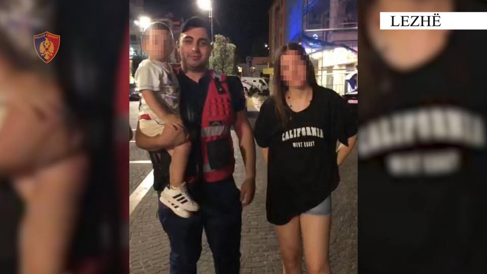 Lezhë/ Gjendet fëmija që kishte humbur gjatë një aktiviteti në qendër të qytetit 2 lezhe gjendet femija qe kishte humbur gjate nje aktiviteti ne qender te qytetit 6891f35232767