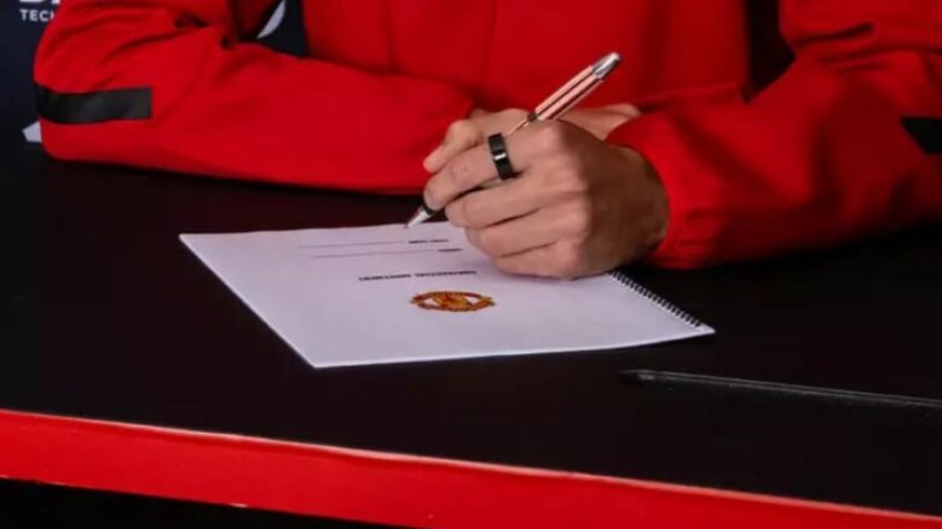 man utd tentoi nje marreveshje te cmendur shkembimi qe do te kishte ndryshuar historine e liges premier 68a1a3392f2af