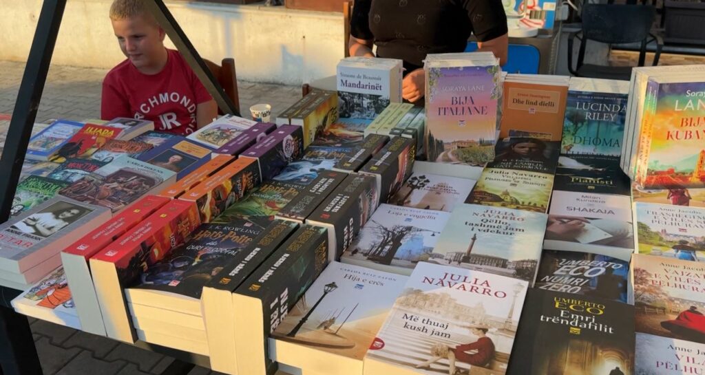 mbahet panairi i librit ne shengjin ndreu kerkojme ta kthejme ne nje tradite 68a9ae32d9cb0