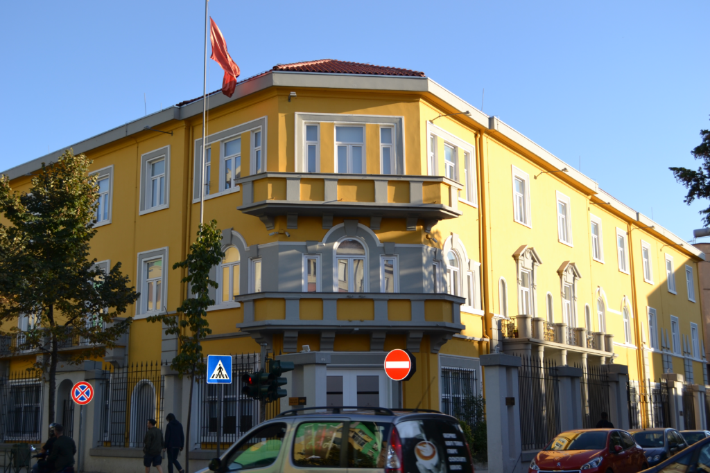 mbrojtja sociale dhe arsimi shpenzimet kryesore ne