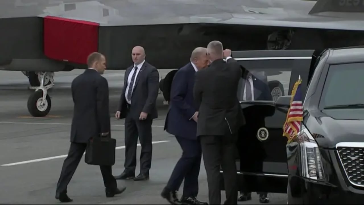 Me cilën limuzinë të blinduar u futën Trump dhe Putin? Mediat ruse zbulojnë se kush ‘ftoi’ kë 1 me cilen limuzine te blinduar u futen trump dhe putin mediat ruse zbulojne se kush ftoi ke 689f8fd66e3ef