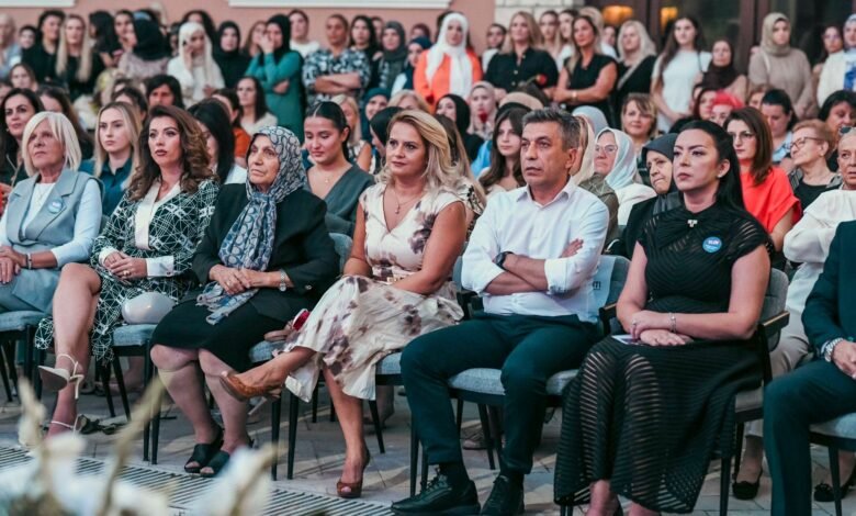 Mexhiti: Demokracia nuk mund të ekzistojë pa gra, përjashtimi i tyre nga politika do të thotë shkatërrimi i saj që në themele 2 mexhiti demokracia nuk mund te ekzistoje pa gra perjashtimi i tyre nga politika do te thote shkaterrimi i saj qe ne themele 68ace53842fd9