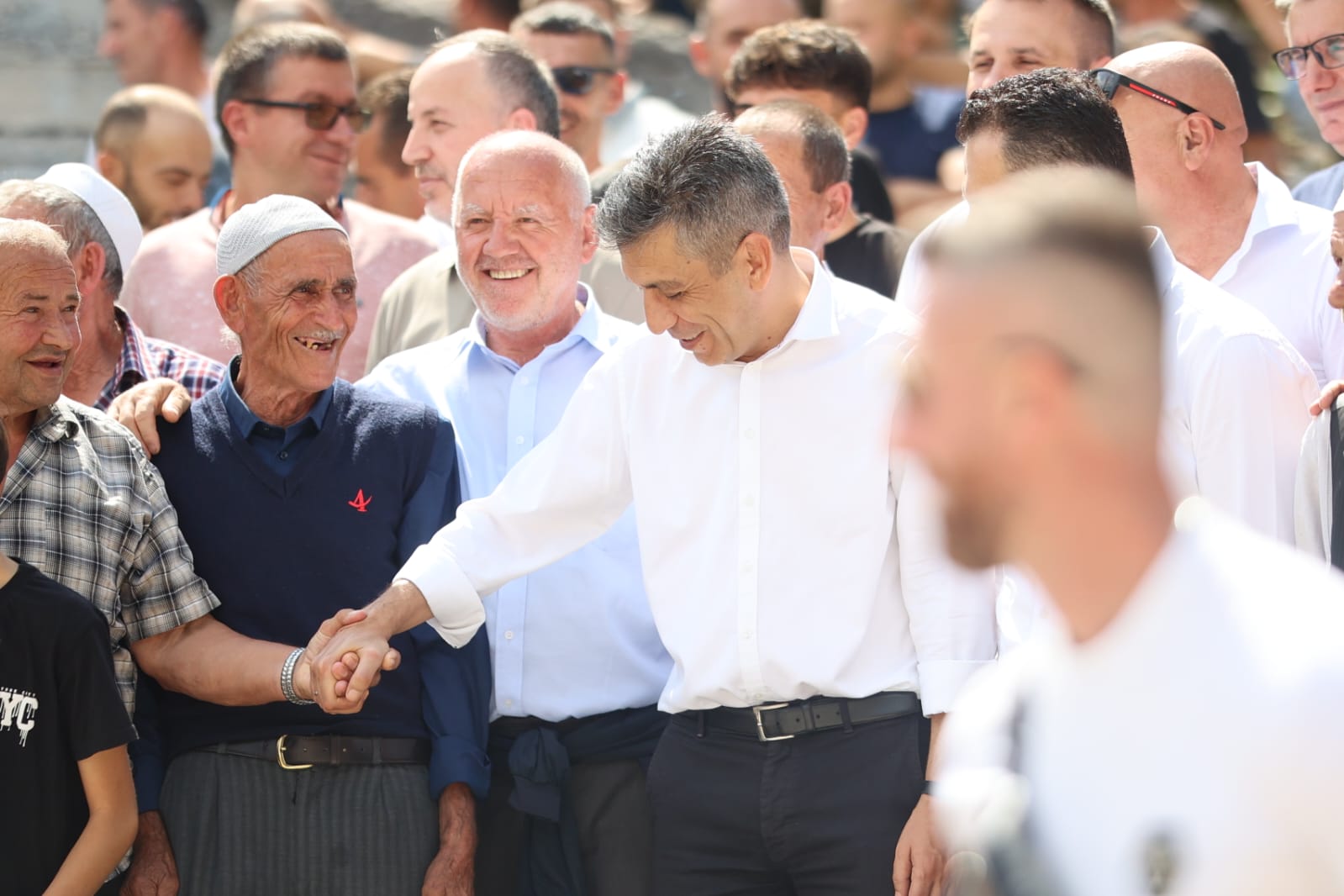 Mexhiti inspektoi punimet për ndërtimin e rrjetit primar të ujësjellësit në Merovë të Zhelinës 1 mexhiti inspektoi punimet per ndertimin e rrjetit primar te ujesjellesit ne merove te zhelines 68a8b87354c7c