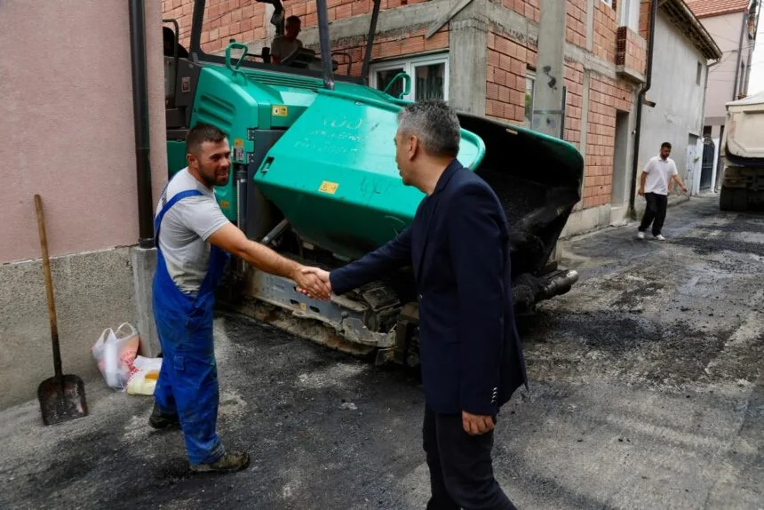 Mexhiti inspekton punimet në rrugën “Nexhat Agolli”: Serava po bëhet me infrastrukturë moderne 2 mexhiti inspekton punimet ne rrugen nexhat agolli serava po behet me infrastrukture moderne 68a9e4d7c6426