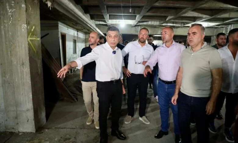 mexhiti lutkov rikthejme parkingun e mbyllur me dekada te muzeu 68a880361275e