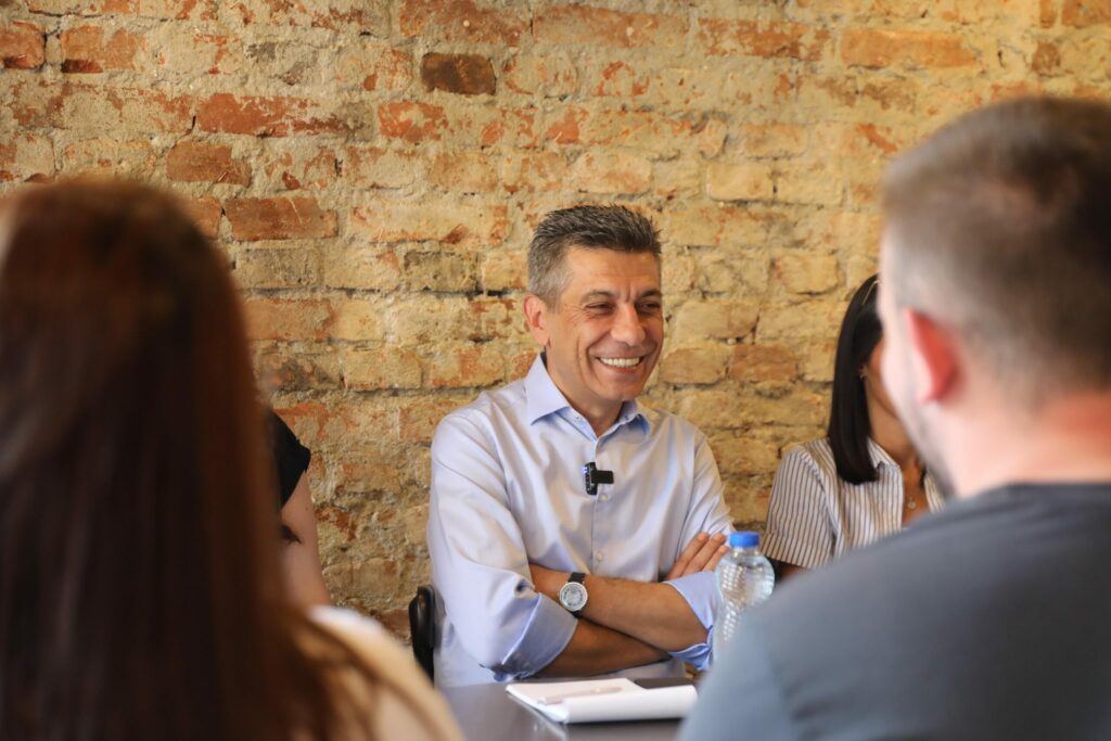 mexhiti para te rinjve prezenton projektin e qendres rinore ne cair 68b4329d25c80