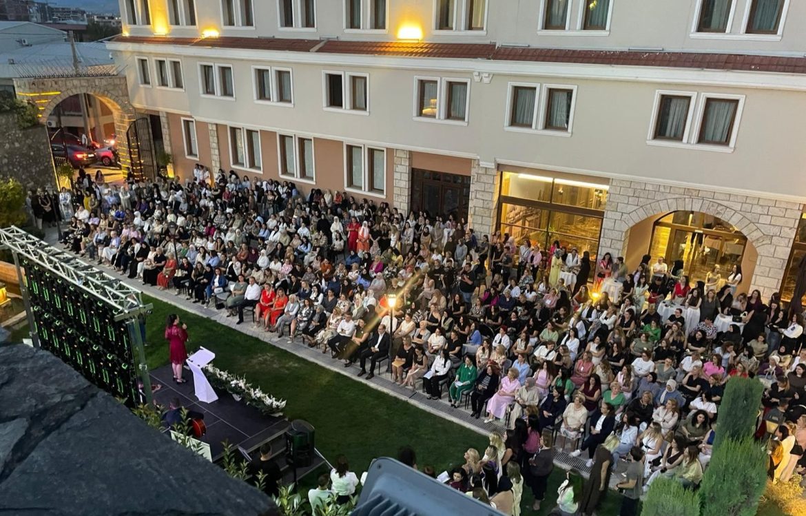 mobilizim masiv i grave per vlen in ne shkup izet mexhiti shfaq forcen politike ne cair 68acc01ea17d0