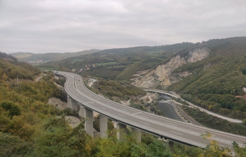 moti me diell dhe vranesira te shperndara 6891a0f72fa71