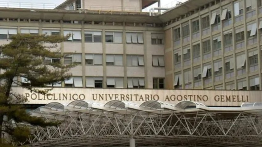 Ndërron jetë nga i nxehti 4-vjeçari, prindërit e gjejnë brenda makinës në Itali 2 nderron jete nga i nxehti 4 vjecari prinderit e gjejne brenda makines ne itali 689a481ae7119