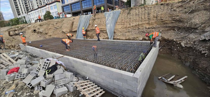 nimani gjate punimeve ne uren mbi lumin iber nuk ka pasur asnje incident 689f8d03b30f9