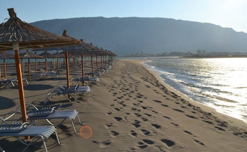 Një ditë pas stuhisë, pushuesit nga Kosova mbushin sërish plazhin e Velipojës 3 nje dite pas stuhise pushuesit nga kosova mbushin serish plazhin e velipojes 68b488c770173