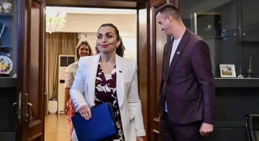 osmani pret zyrtarin e larte amerikan te mbrojtjes david baker 688e1513b3498