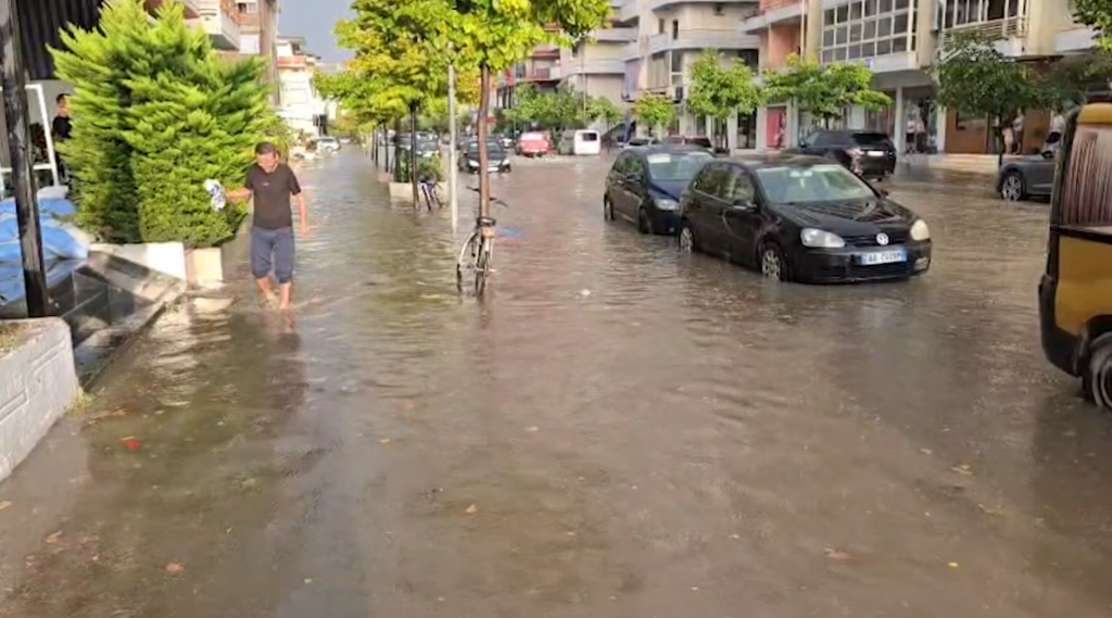 permbytje trafik dhe kaos pasojat e pak minutave shi ne vlore 689263db30fb5