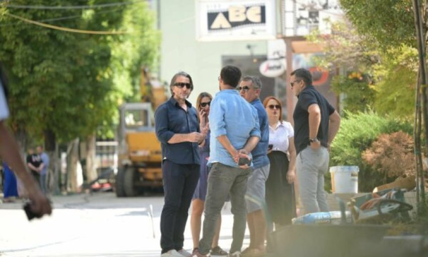 Përparim Rama nga rruga ku “Prishtina vlon prej njerëzve dhe energjisë pozitive”: Po ja kthejmë shpirtin kryeqytetit 2 perparim rama nga rruga ku prishtina vlon prej njerezve dhe energjise pozitive po ja kthejme shpirtin kryeqytetit 68a5f41047848