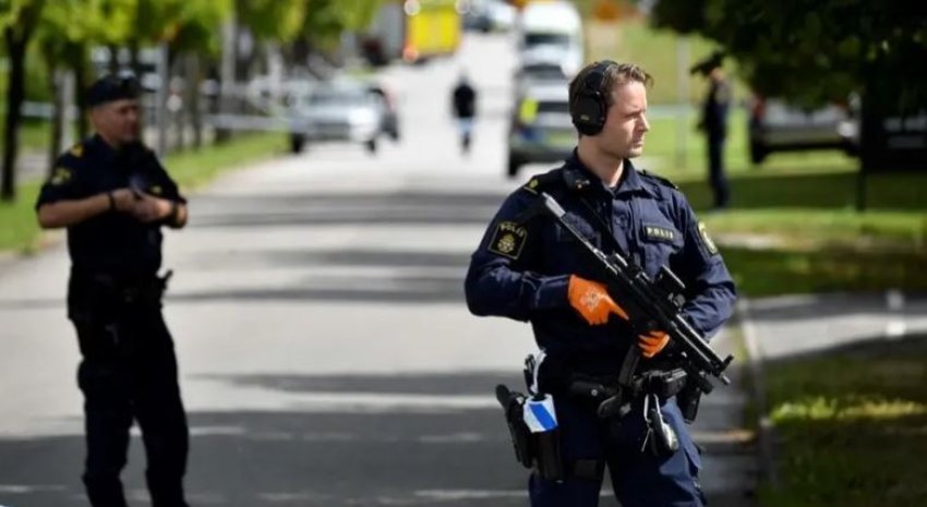 plagosen te pakten dy persona nga te shtenat ne nje xhami ne suedi 689f399aa4a14