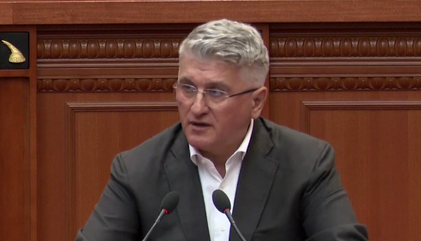 presidenti malazez kerkon shkarkimin e gjeloshajt gjekmarkaj retorika kercenuese 6890698dde343