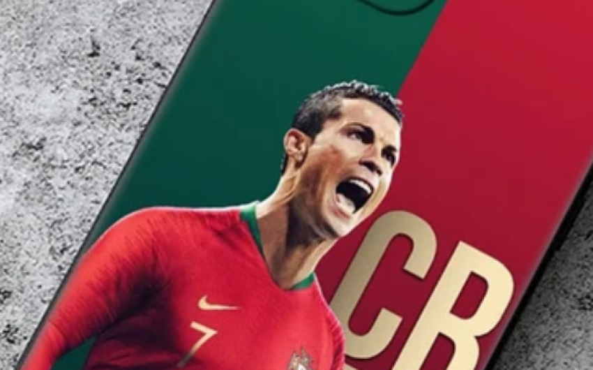 Pse Cristiano Ronaldo e mban celularin jashtë dhomës së gjumit? 1 pse cristiano ronaldo e mban celularin jashte dhomes se gjumit 689b441871b11