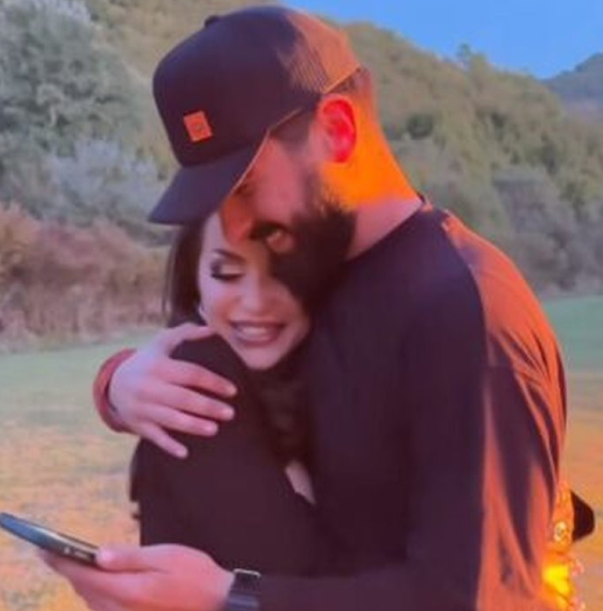 Roza Lati mohon thashethemet se është ndarë nga partneri 3 roza lati mohon thashethemet se eshte ndare nga partneri 689c9ebbdc768