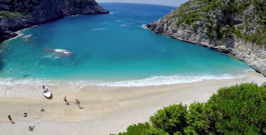 rrezikonte te mbytet ne karaburun shpetohet nje grua rreth te 30 ave 68a22f7450806