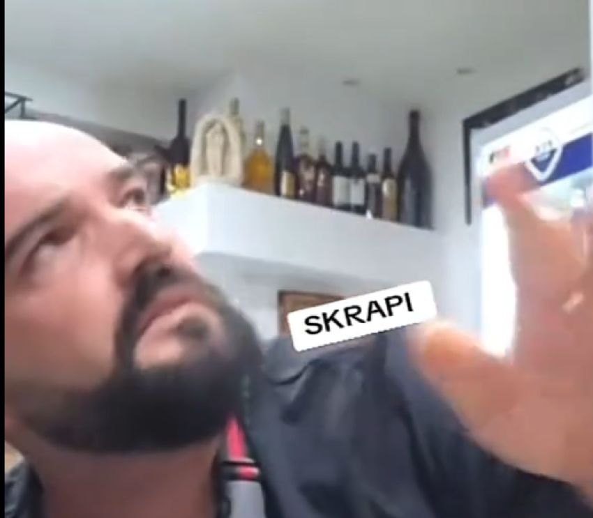 Rrihet ‘live’ personazhi i njohur në TikTok - Pamje 3 rrihet live personazhi i njohur ne tiktok pamje 68aedb536876d