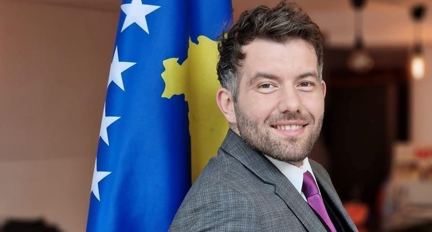 rron gjinovci godet ramen korrupsioni tkalle shqiperia digjet kryeministri me aeroplan privat 689d76912db92