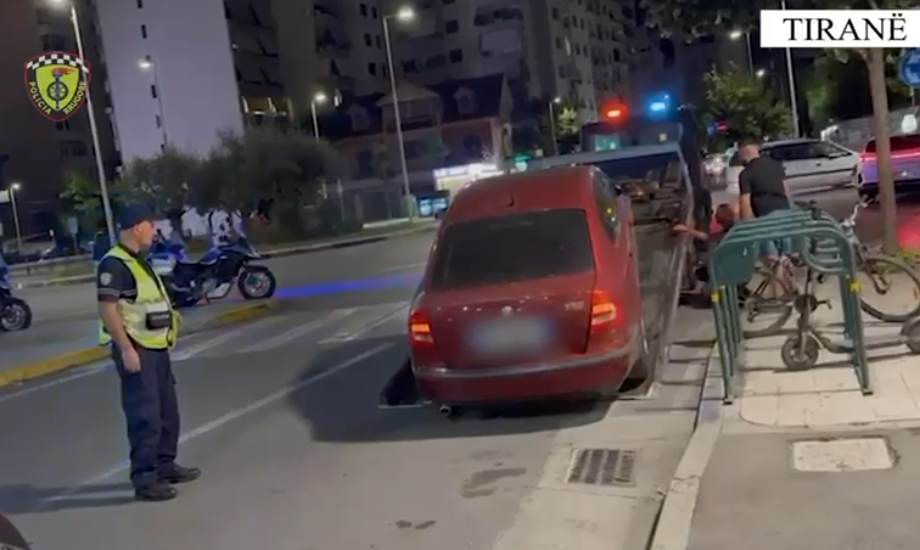 Rrugorja, masa të rrepta/ Bllokohen 108 makina, pezullohen 53 leje. Të arrestuar e.. 2 rrugorja masa te rrepta bllokohen 108 makina pezullohen 53 leje te arrestuar e 68a59d9c7247b