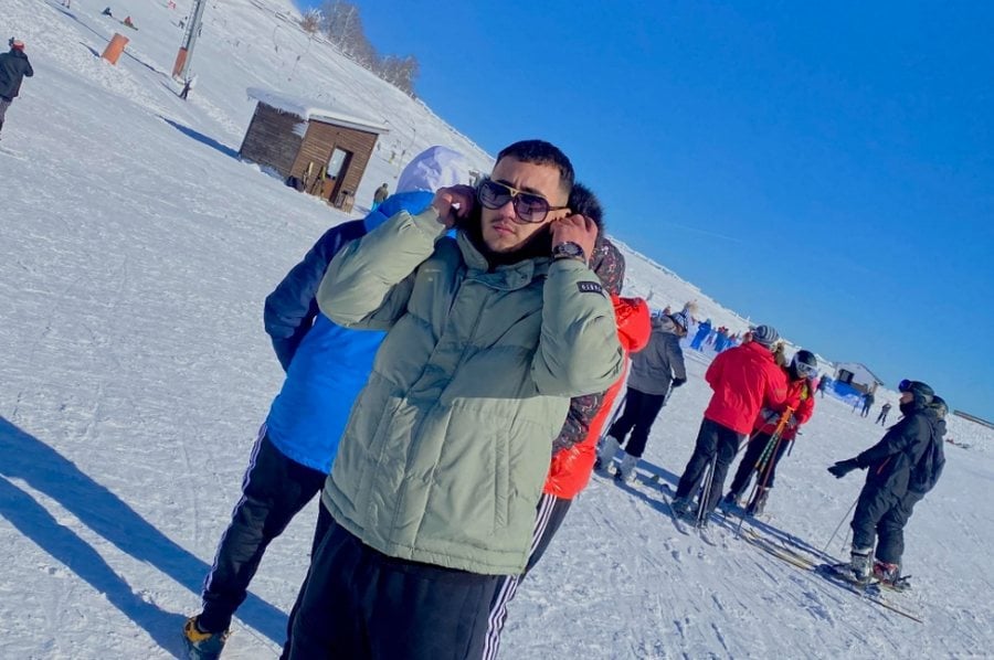 shkaktoi ne gjendje te dehur aksidentin ku humben jeten dy motrat nga delvina shoferi 23 vjecar ishte punonjes ne ministrine e brendshme 68ac4c064ce85