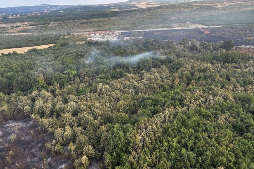 Situata me zjarret në Kosovë, KFOR-i amerikan ndihmoi dje me helikopterë 3 situata me zjarret ne kosove kfor i amerikan ndihmoi dje me helikoptere 68a40e0bdd614