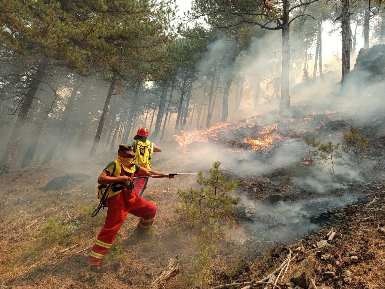 Situata me zjarret në vend/ Shuhen 9 vatra, 1 mbetet në monitorim 1 situata me zjarret ne vend shuhen 9 vatra 1 mbetet ne monitorim 68aa3ad3d9de8