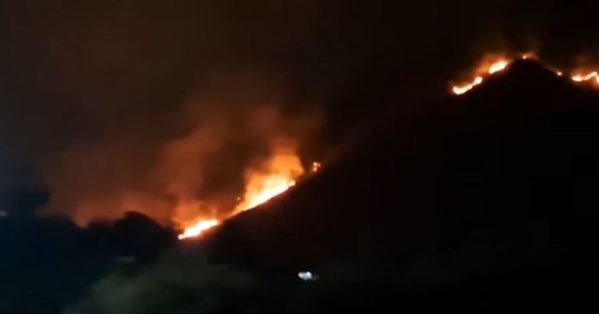 Situatë alarmante edhe në 4 fshatra të Poliçanit, zjarret po afrohen pranë banesave 2 situate alarmante edhe ne 4 fshatra te policanit zjarret po afrohen prane banesave 689bb440c3343