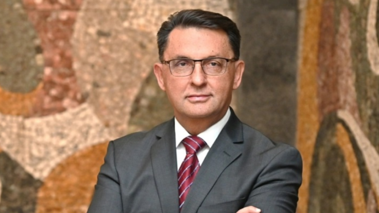 sllaveski tre bankat e medha njoftojne uljen e tarifave per qytetaret dhe kompanite 68948181af57c