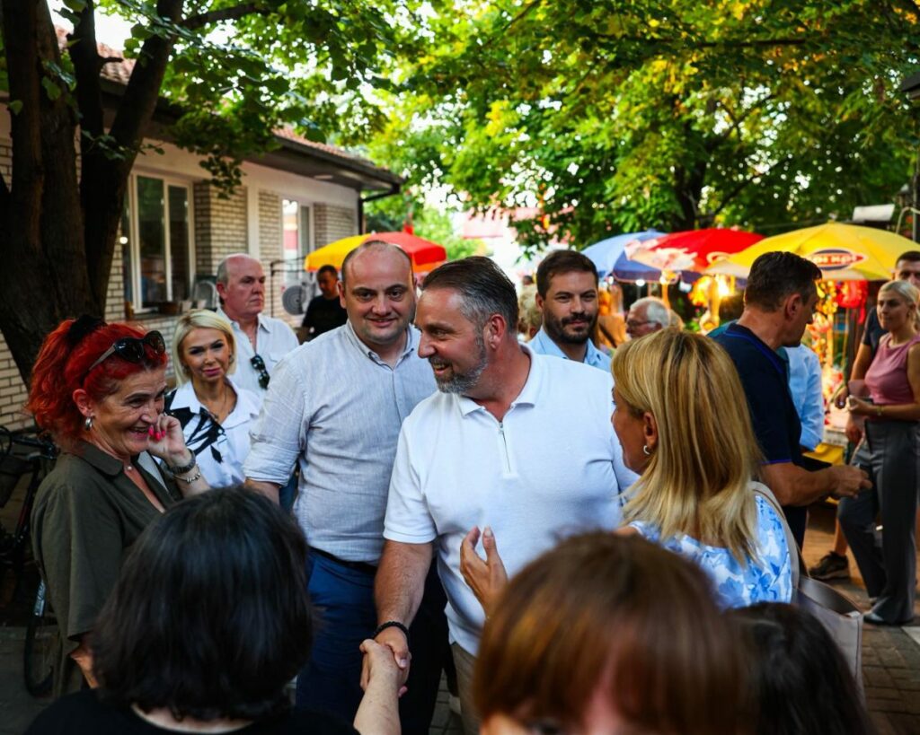 Sotir Lukrovski në garë për komunën e Karposhit: “Punë dhe disiplinë” – rregulla që do të udhëheqë ndryshimin 3 sotir lukrovski ne gare per komunen e karposhit pune dhe disipline rregulla qe do te udheheqe ndryshimin 6898f9b3d565a