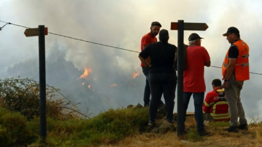spanja dhe portugalia ne gjendje gatishmerie per shkak te rrezikut nga zjarret si pasoje e motit te