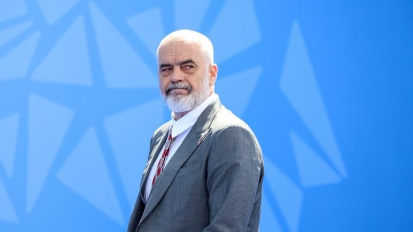 “Të mos harxhojnë kohën e tyre për të gjykuar se si e bëj unë punën”/ Rama i përgjigjet KLGJ 3 te mos harxhojne kohen e tyre per te gjykuar se si e bej une punen rama i pergjigjet klgj 68b1e554e0201