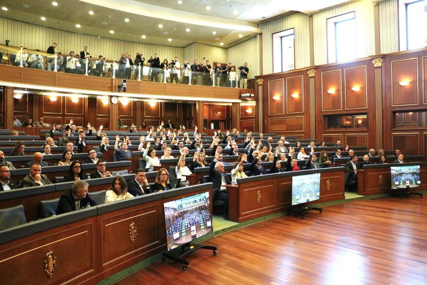 “Tradhtarë e të shitur” – Hafiz Shala godet opozitën me deklaratën më të fortë pas zhvillimeve të fundit nē Kuvend 2 tradhtare e te shitur hafiz shala godet opoziten me deklaraten me te forte pas zhvillimeve te fundit ne kuvend 68ab6a620890a