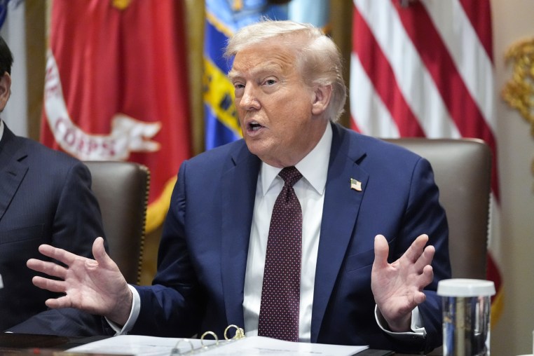 Trump shkurton 3.3 milionë euro ndihmë për komunitetin LGBT në Ballkan 3 trump shkurton 3 3 milione euro ndihme per komunitetin lgbt ne ballkan 68b2fc8f4586d