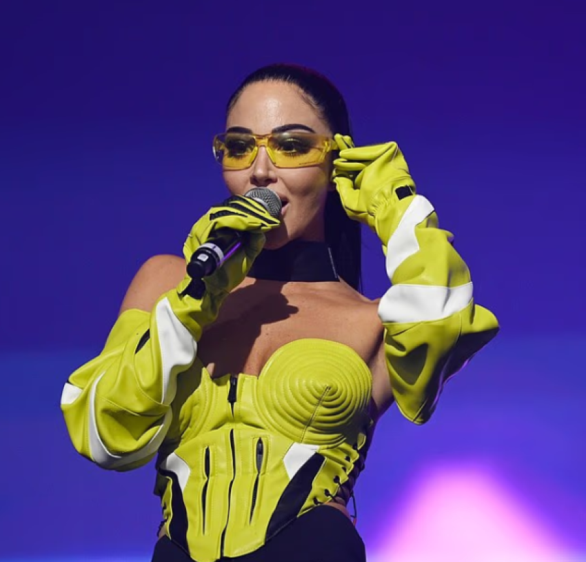 Tulisa rikthehet në qendër të vëmendjes në “Manchester Pride” me një paraqitje tërheqëse 4 tulisa rikthehet ne qender te vemendjes ne manchester pride me nje paraqitje terheqese 68ac7093393ee