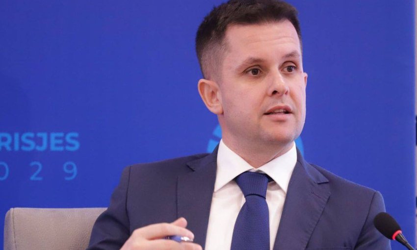 Ultimatumi i Ramës për dorëheqjet në bashkitë e vendit, Alimehmeti: KiE afron me një vit misionin monitorues! 4 ultimatumi i rames per doreheqjet ne bashkite e vendit alimehmeti kie afron me nje vit misionin monitorues 68b2c6576ddd0