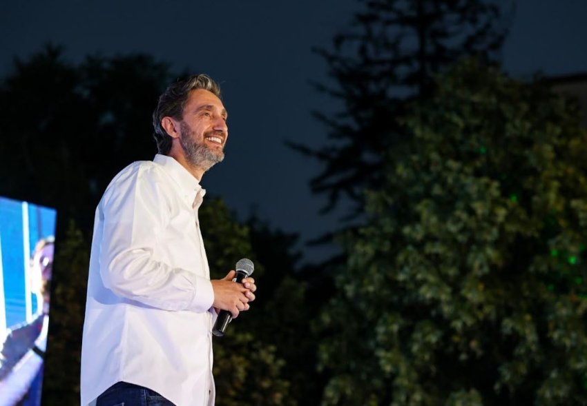 Uran Ismaili zotohet për 100 autobusë të rinj dhe zhbllokim të trafikut për 18 muaj në Prishtinë 3 uran ismaili zotohet per 100 autobuse te rinj dhe zhbllokim te trafikut per 18 muaj ne prishtine 68aeda309dc12