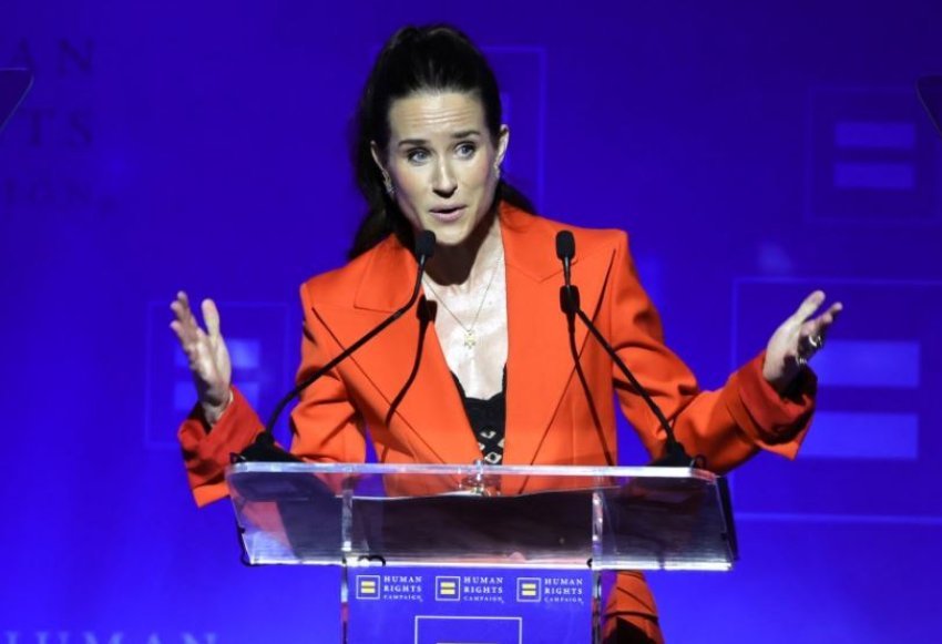 Vajza e Joe Biden “hakmerret” publikisht ndaj tradhtisë së bashkëshortit, publikon foton e tij me të dashurën 2 vajza e joe biden hakmerret publikisht ndaj tradhtise se bashkeshortit publikon foton e tij me te dashuren 689f7a05b1f59