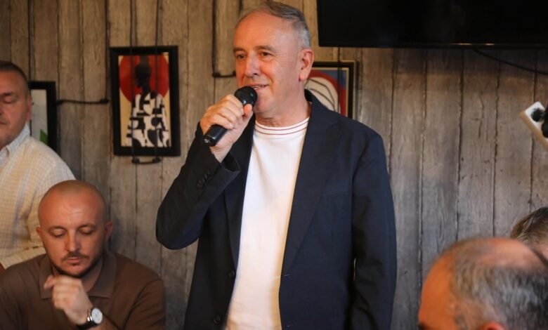 VLEN: Me Mendi Qyrën, Struga më 19 tetor i jep fund korrupsionit dhe hap një faqe të re 3 vlen me mendi qyren struga me 19 tetor i jep fund korrupsionit dhe hap nje faqe te re 68ab93bb25630