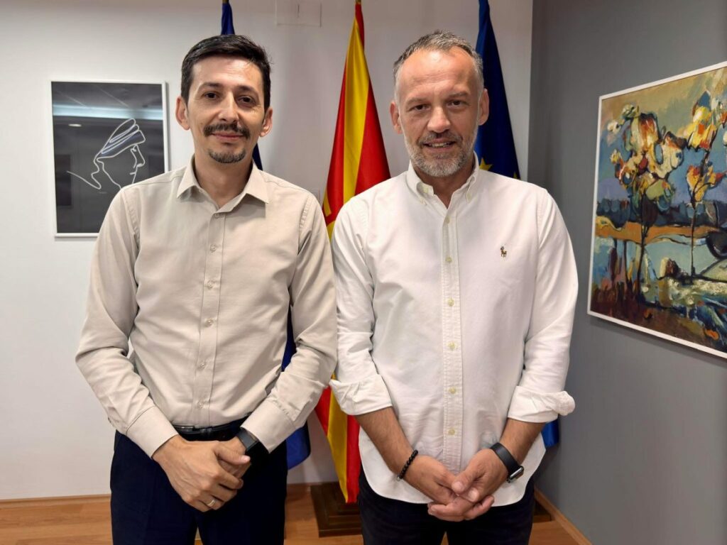 zevendeskryeministri arben fetai pret ne takim zevendesdrejtorin e ri te byrose per zhvillimin e arsimit shenasi toci 689db30c7e328