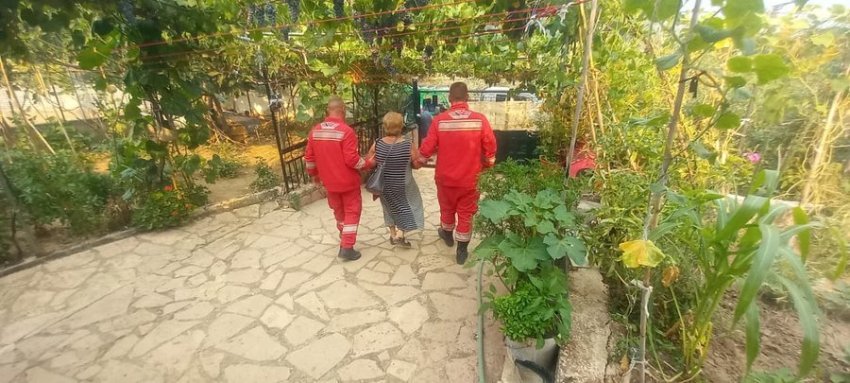 zjarri u aktivizua nga rrufeja ne finiq evakuohen banoret 6893af2eec9ff