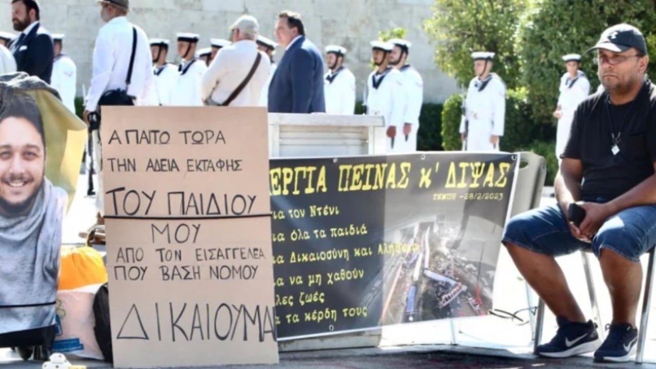 22 vjecari shqiptar humbi jeten ne tragjedine hekurudhore te tempit babai i pikelluar nis greven ne athine dhe prek zemrat e mijera njerezve 68caf2e359e9d