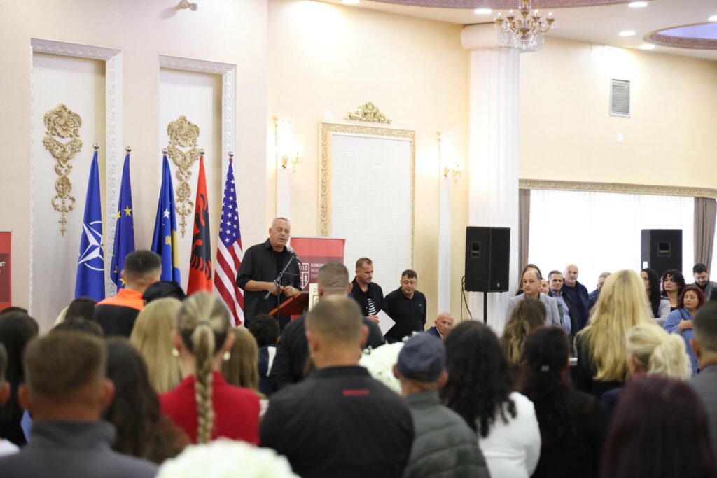 Bashkim Ramosaj takim me punëtorët e arsimit në Deçan: Sot nderuam ata që çdo ditë na nderojnë 6 555301773 1847616572518293 5014224886172836858 n