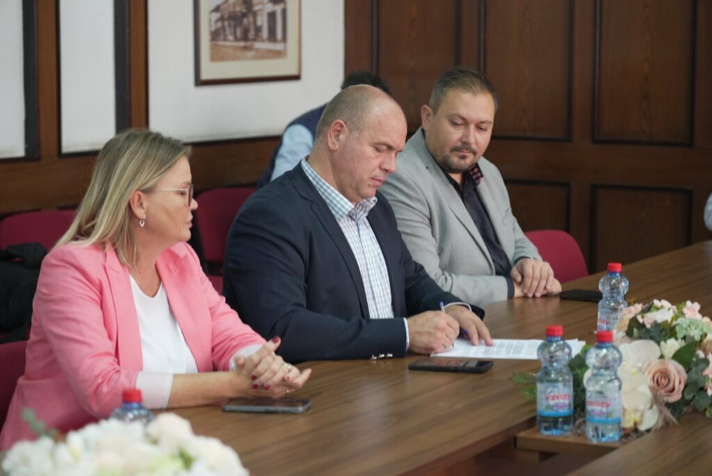 Dimitrievski nënshkruan Kodin për zgjedhje të lira dhe demokratike në Kumanovë 2 555430245 1342483380570862 3018860328303028395 n