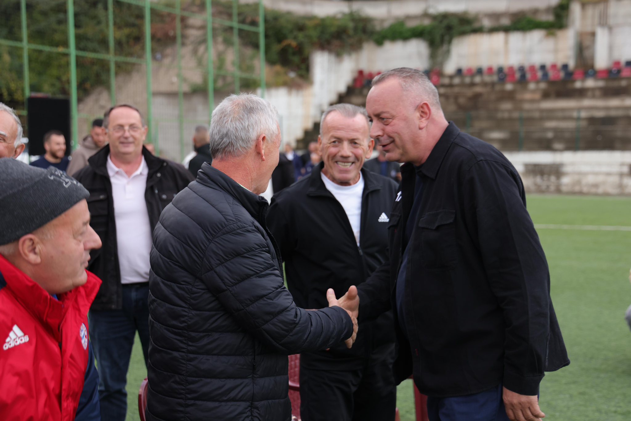 Bashkim Ramosaj viziton sportistët e Deçanit: Përkushtim dhe mbështetje për të rinjtë 1 556010086 1849499565663327 2756828063507911084 n